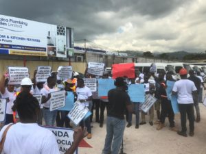 Noranda workers stage protest at JET Kingston office, in defence of company