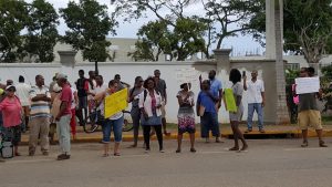 Discovery Bay residents stage protest over beach