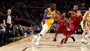 Lebron James gets heroes welcome in win over Cavaliers